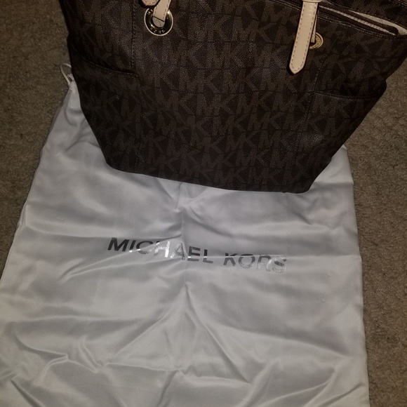 Michael Kors Handbags - Michael Kors